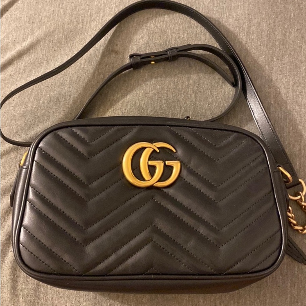 Gucci Marmont Small shoulder bag, with protective dust bag. Gentle use.